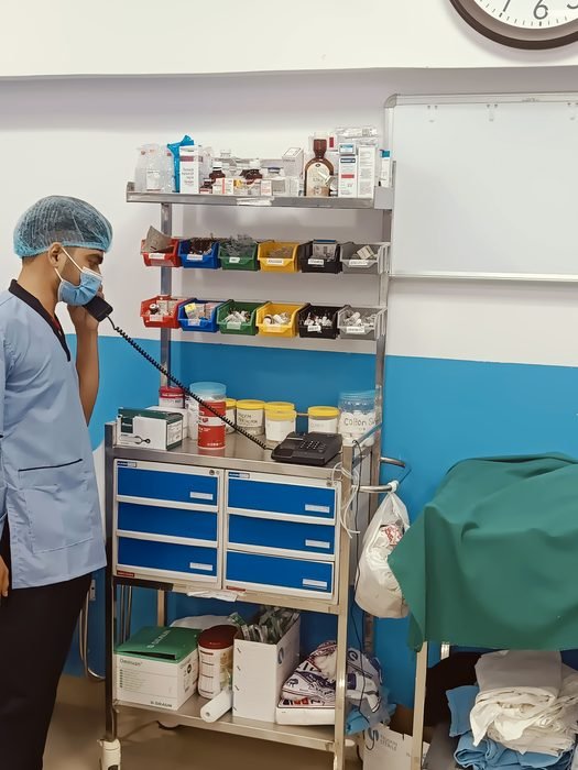 Emergency medicine trolley